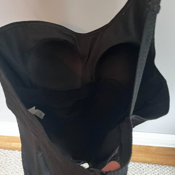 Beach Couture plus size 3X like new swimsuit black one shoulder - Picture 5 of 8